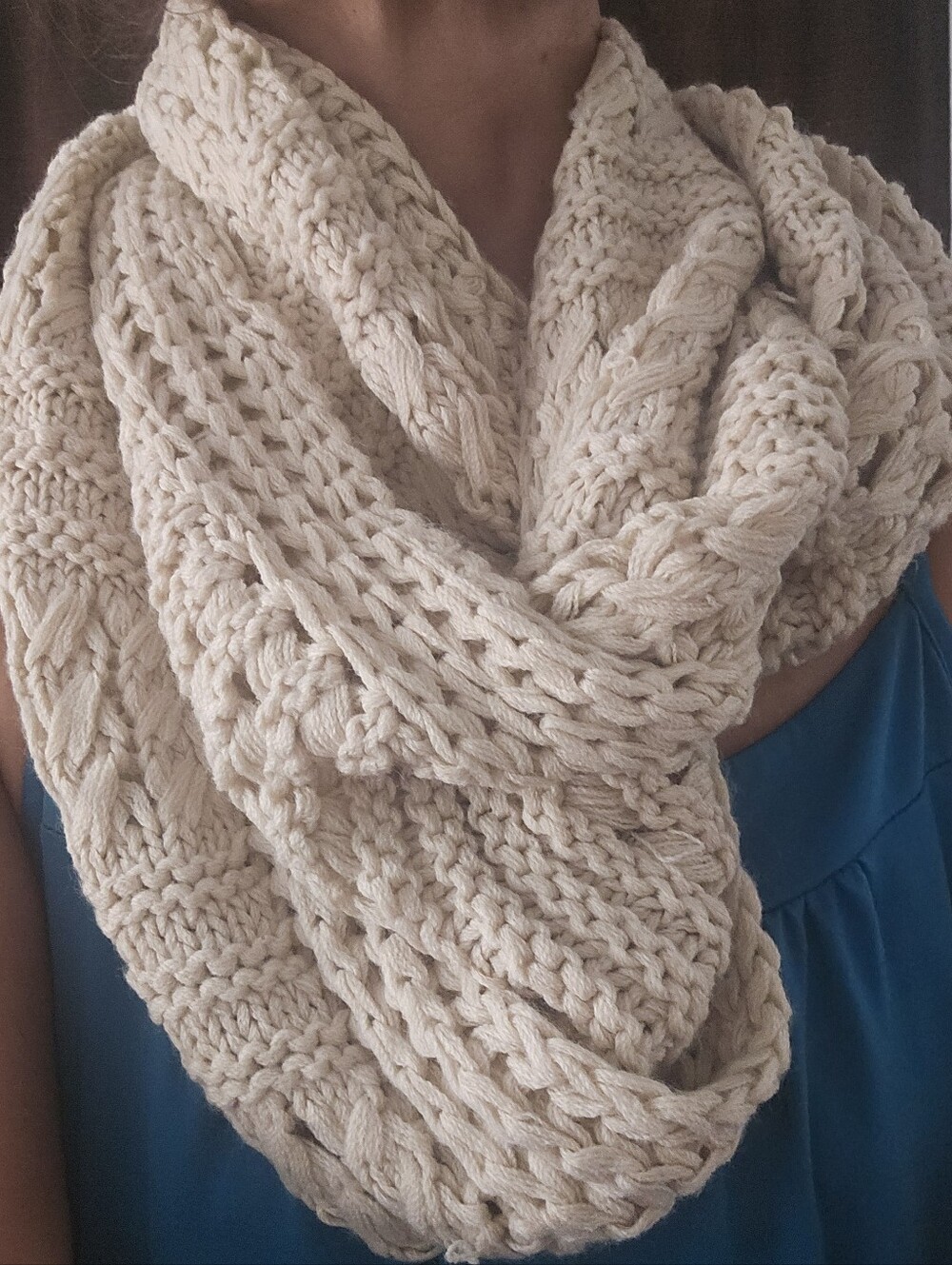 Black Rivet Cream Cable Knit Infinity Scarf
